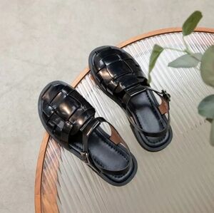 Leather black Roman sandals